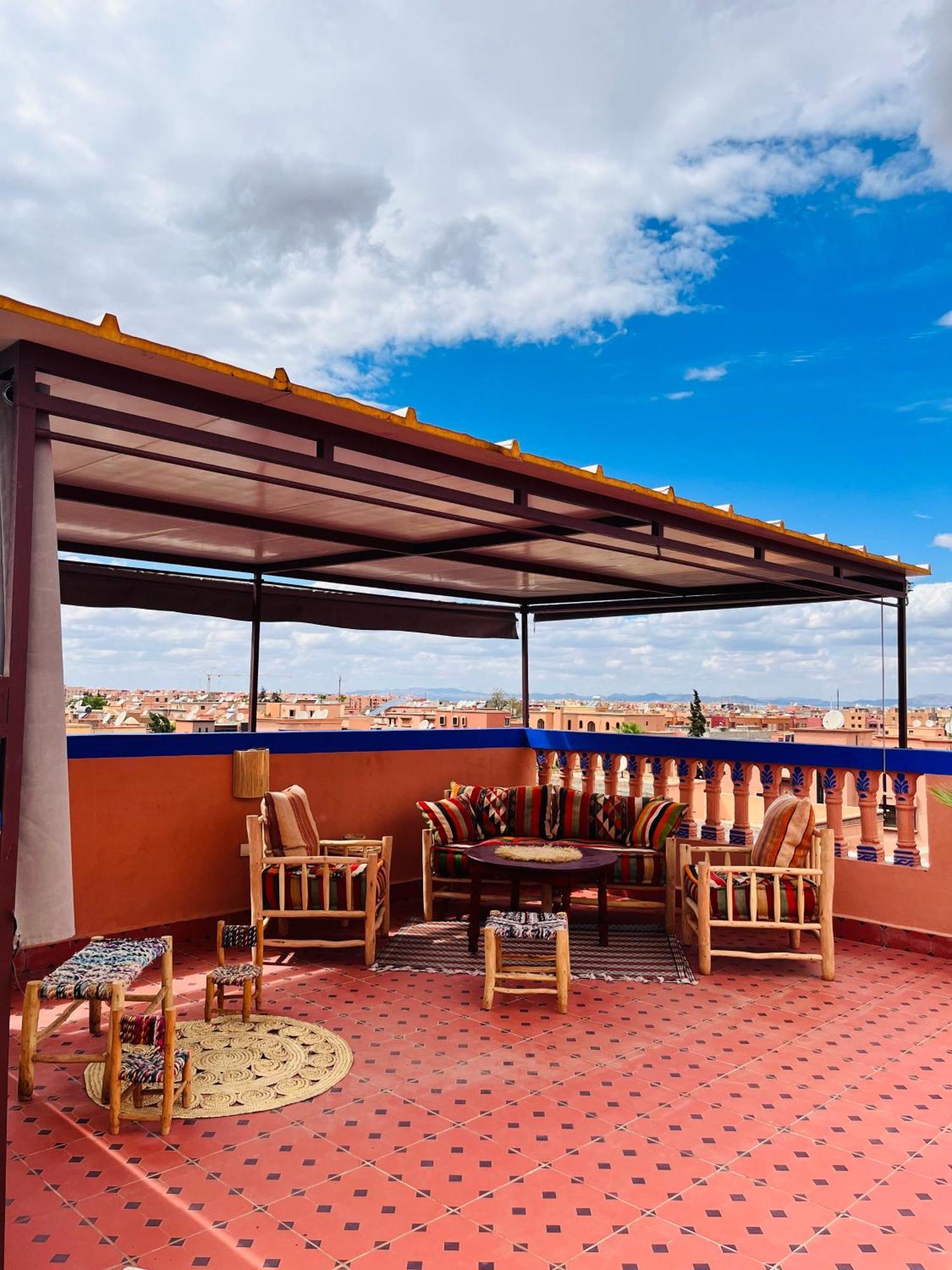 Apartment With Ac, Patio And Rooftop Appartement Climatise Avec Patio Et Toit Terrasse Marrakesch Exterior foto